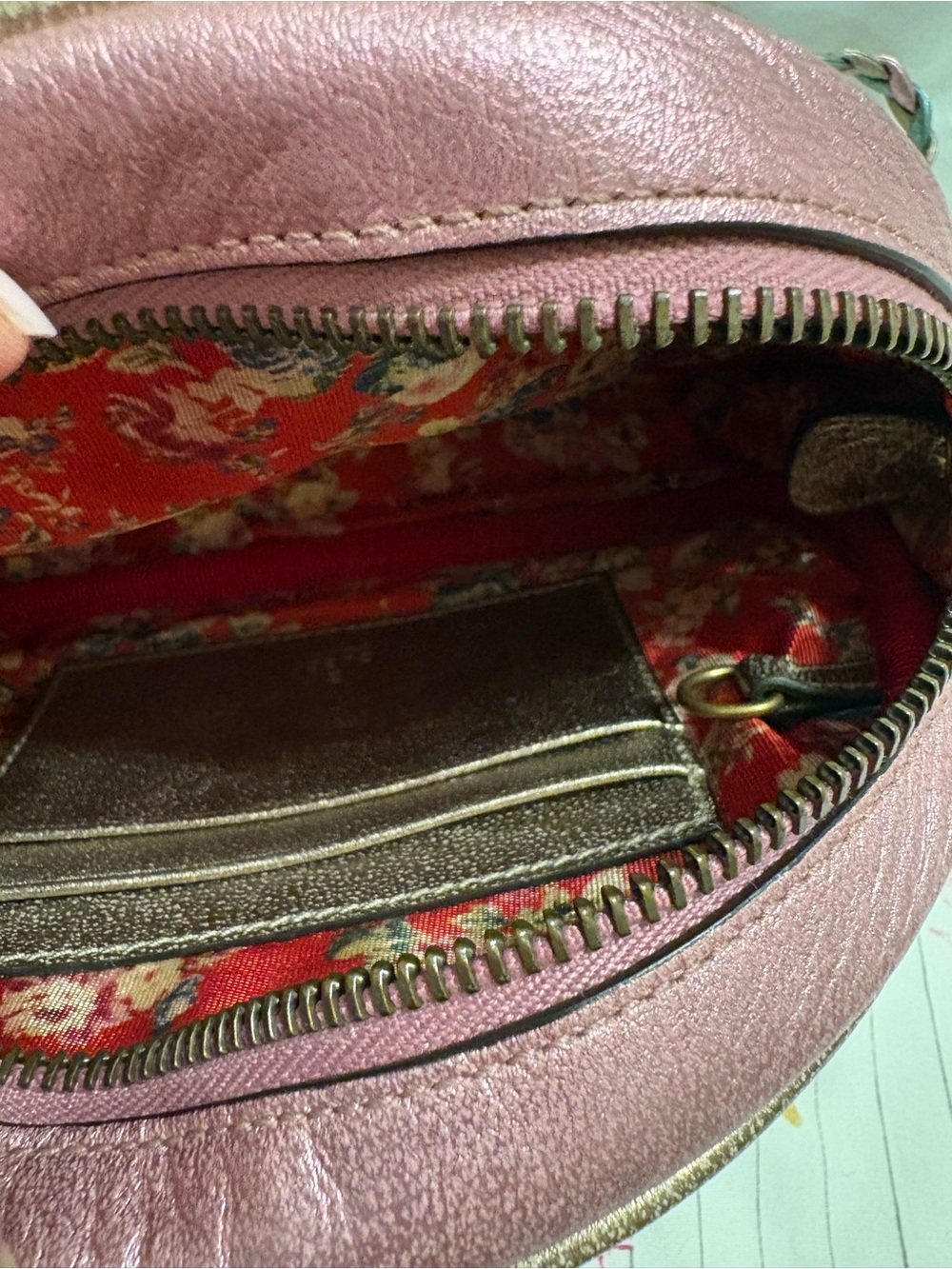 Gucci Trapuntata Mini Crossbody Bag - Picture 5 of 7